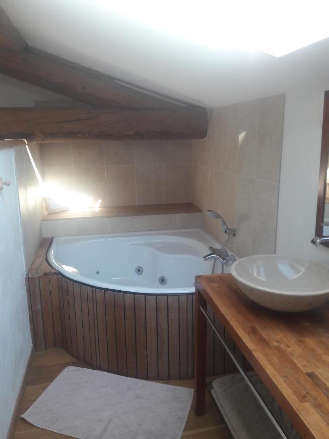 Chambres D'Hotes "Le Calme" Denicé 外观 照片
